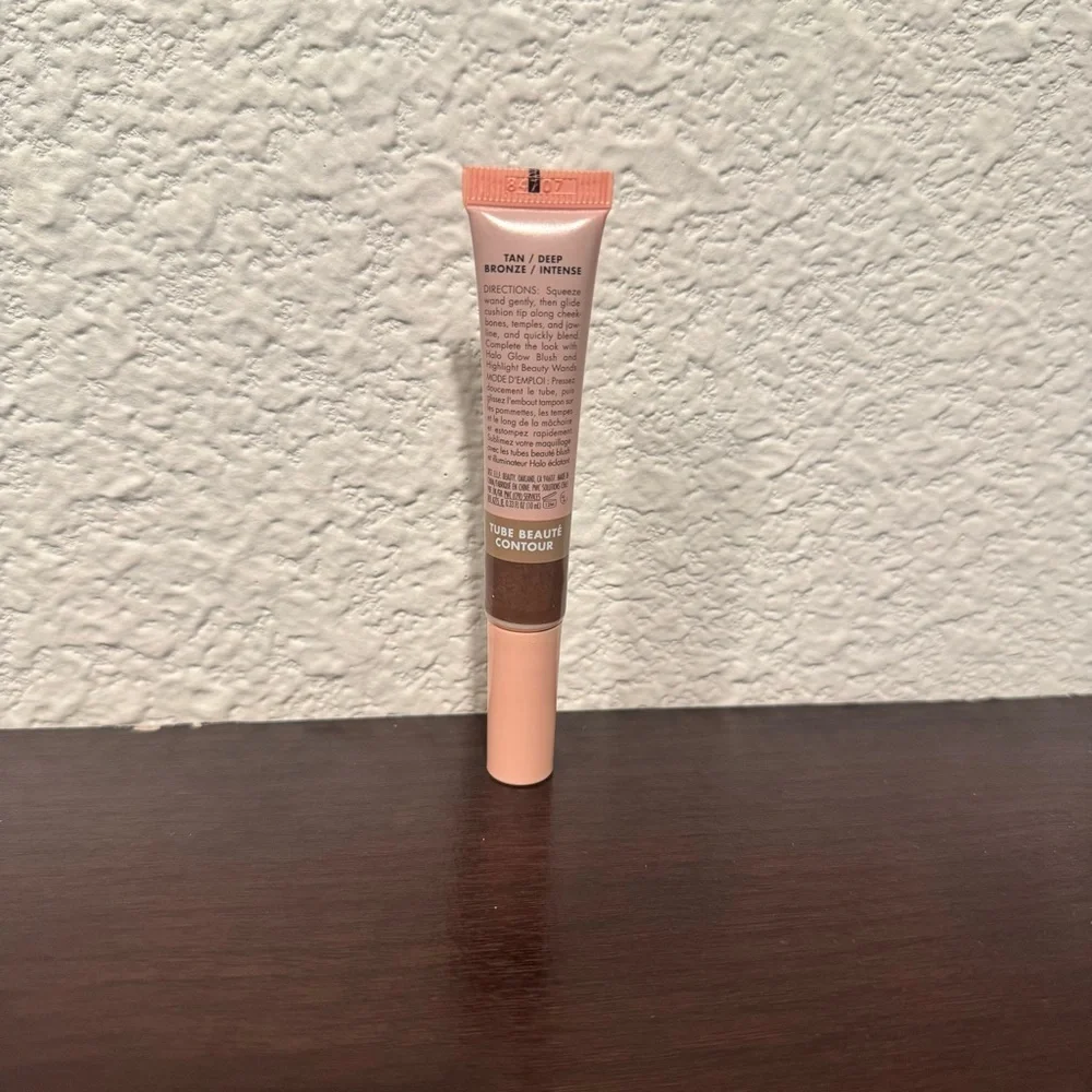 e.l.f Cosmetics Halo Glow Contour Beauty Wand - Tan/Deep